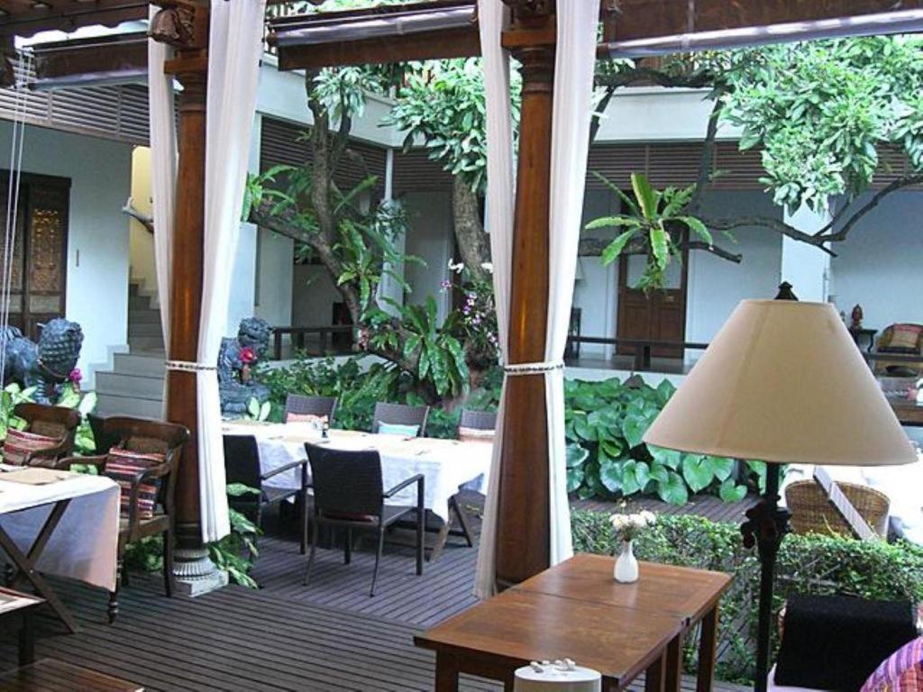 Baan Klang Wiang Hotel Chiang Mai Exterior foto